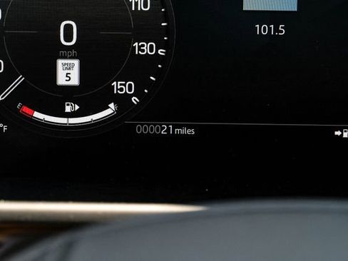 New 2026 Land Rover Defender 110 V8 AWD/4WD image 22