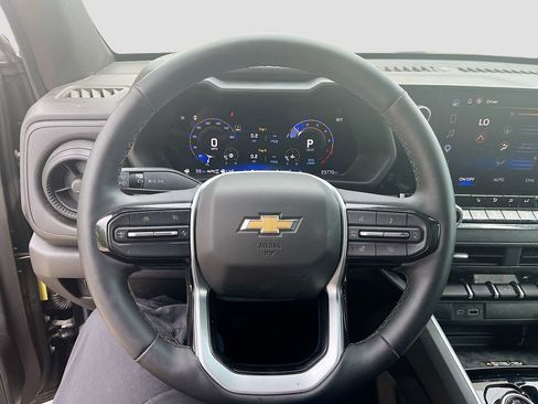 Used 2025 Chevrolet Colorado Trail Boss AWD/4WD image 11