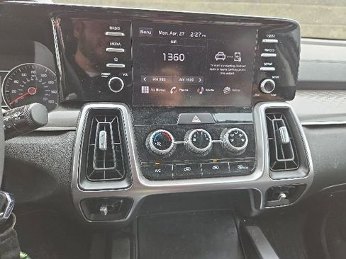 Used 2023 Kia Sorento LX FWD image 8