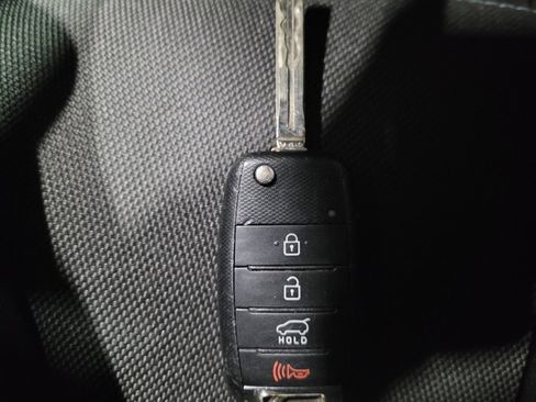 Used 2014 Kia Sportage LX image 32