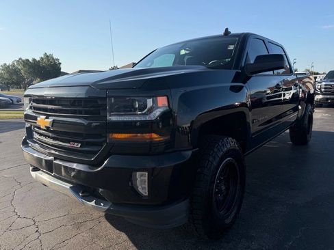 Used 2018 Chevrolet Silverado 1500 LT w/ All Star Edition AWD/4WD image 8