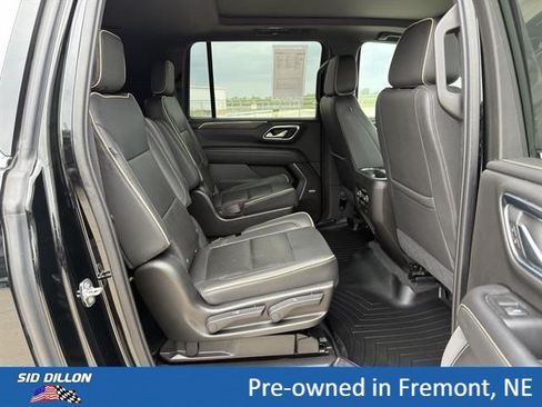 Used 2021 Chevrolet Suburban Premier w/ Premium Package AWD/4WD image 21