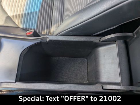 Used 2018 Toyota Camry SE FWD image 33