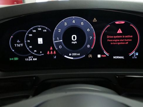 Used 2025 Porsche Cayenne image 22