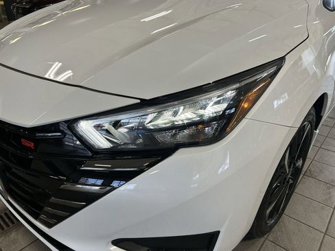 New 2025 Nissan Versa SR w/ Trunk Package image 33