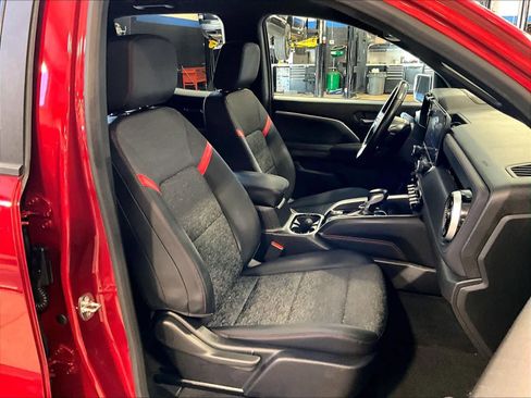 Used 2023 Chevrolet Colorado Z71 w/ Z71 Convenience Package 2 AWD/4WD image 11