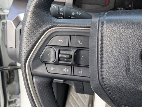 Used 2025 Toyota 4Runner SR5 image 18