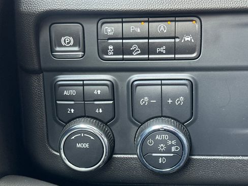 Certified 2025 Chevrolet Tahoe Z71 image 42