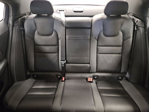 Used 2019 Volvo S60 T5 R-Design image 35