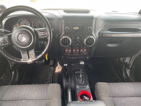 Used 2012 Jeep Wrangler Unlimited Sport image 3