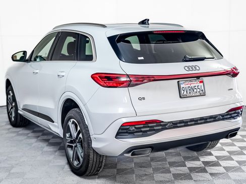 Used 2025 Audi Q5 Premium Plus w/ Premium Plus image 2