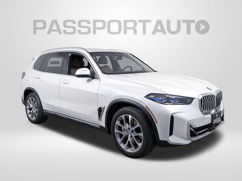 Used 2024 BMW X5 xDrive40i w/ Premium Package AWD/4WD image 11