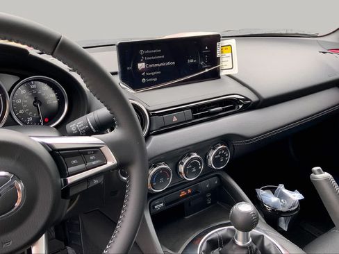 New 2026 MAZDA MX-5 Miata RF Grand Touring RWD image 6