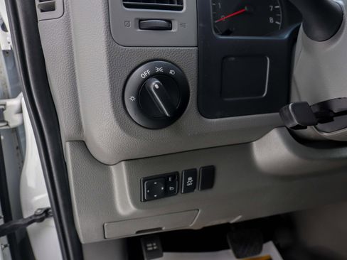 Used 2021 Nissan NV 3500 SV image 25