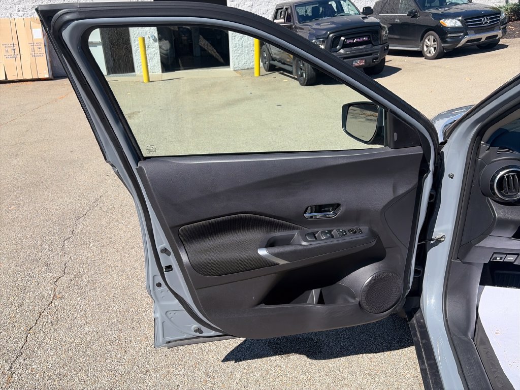 Used 2024 Nissan Kicks SV w/ Exterior Package FWD image 11