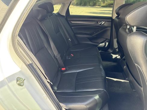Used 2020 Honda Accord Touring image 13
