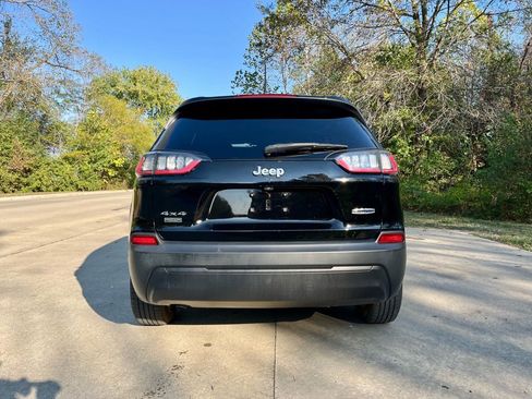 Used 2019 Jeep Cherokee Latitude w/ Cold Weather Group image 5