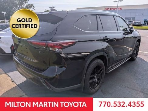 Certified 2026 Toyota Highlander Limited AWD/4WD image 3