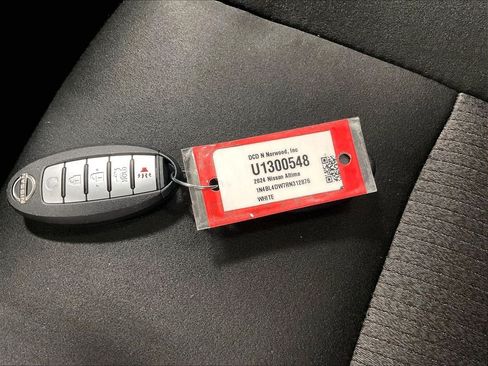Used 2024 Nissan Altima 2.5 SV w/ SV Premium Package AWD/4WD image 31
