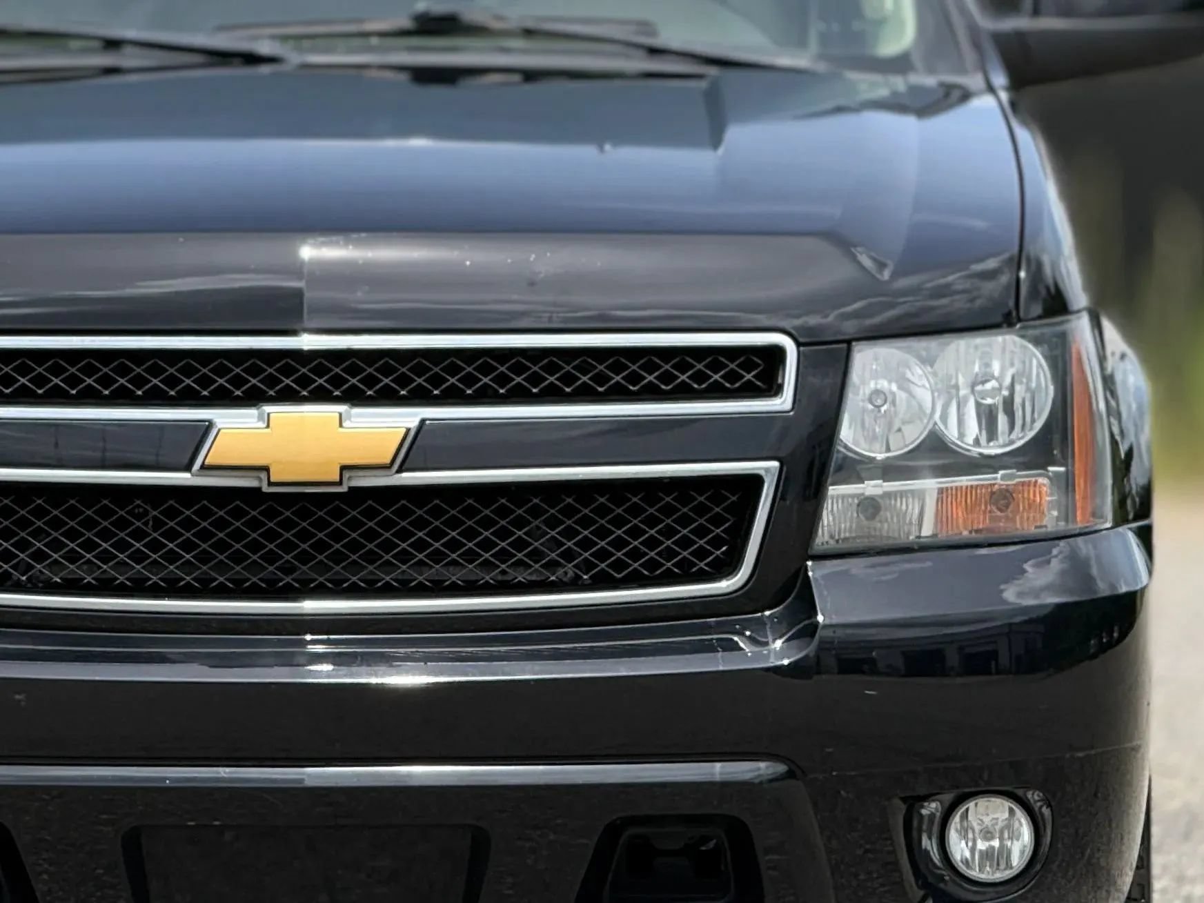 Used 2014 Chevrolet Suburban LT RWD image 12