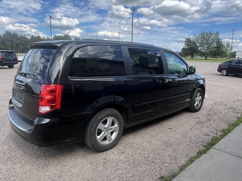 Used 2011 Dodge Grand Caravan Mainstreet w/ PWR Convenience Group FWD image 2