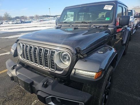 Used 2025 Jeep Wrangler Unlimited Sahara image 6