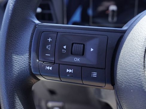 Used 2025 Nissan Kicks SV FWD image 11