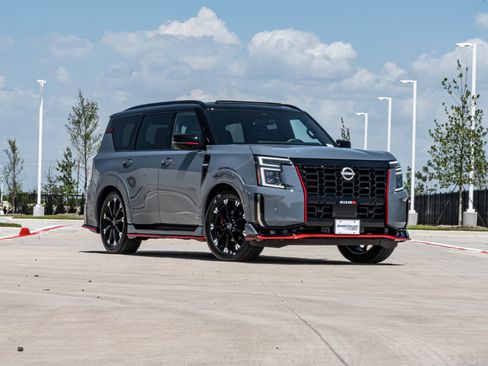 Used 2026 Nissan Armada NISMO AWD/4WD image 2
