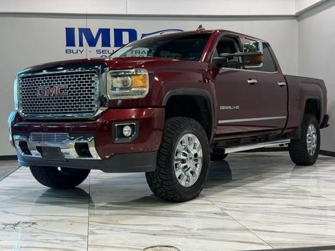 Used 2016 GMC Sierra 2500 Denali w/ Duramax Plus Package AWD/4WD image 2