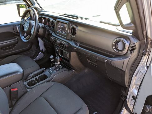 Used 2022 Jeep Wrangler Unlimited Sport image 22