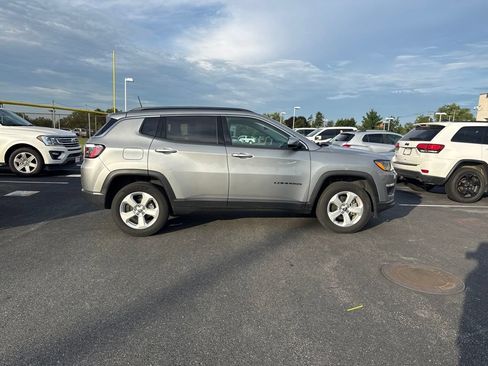 Used 2021 Jeep Compass Latitude w/ Convenience Group AWD/4WD image 4