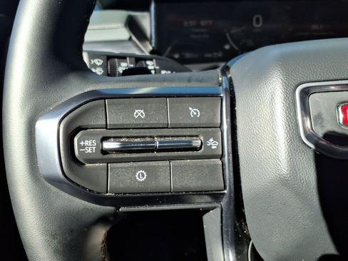 Used 2024 GMC Acadia AT4 image 23