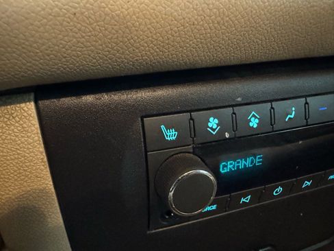 Used 2014 Chevrolet Tahoe LTZ image 22