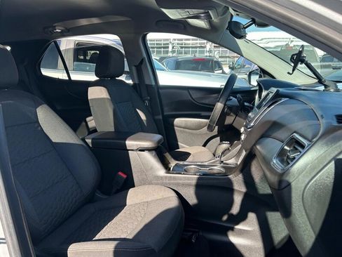 Used 2020 Chevrolet Equinox LT w/ Driver Convenience Package AWD/4WD image 10