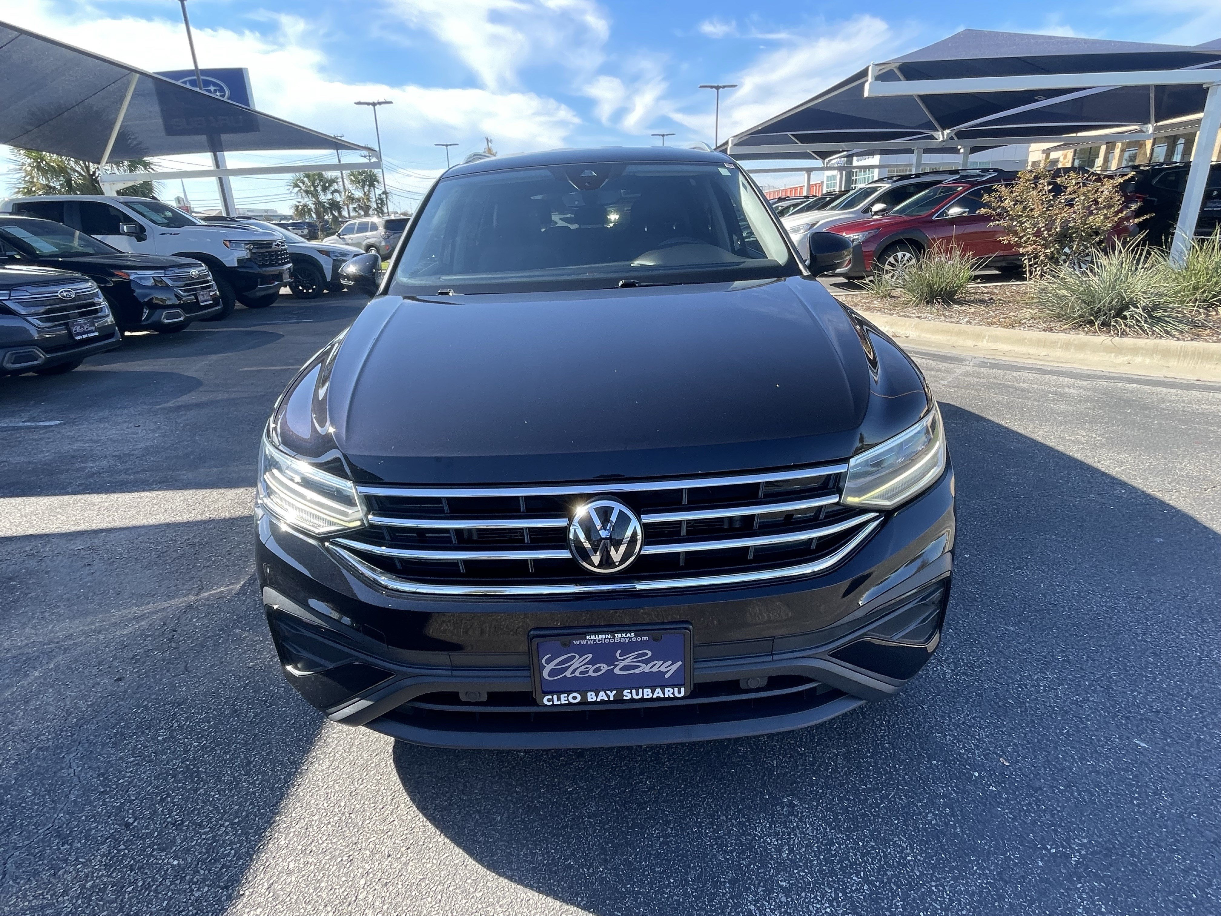 Used 2023 Volkswagen Tiguan SE FWD image 2