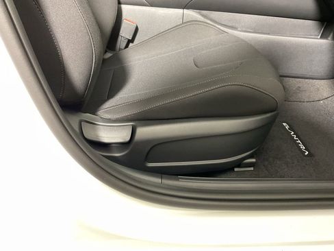 New 2026 Hyundai Elantra SE FWD image 37
