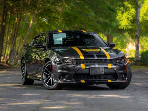 Used 2020 Dodge Charger R/T w/ Plus Group RWD image 1