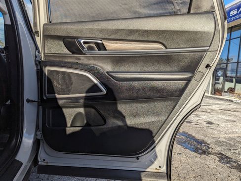 Used 2022 Kia Telluride EX w/ EX Premium Package image 32