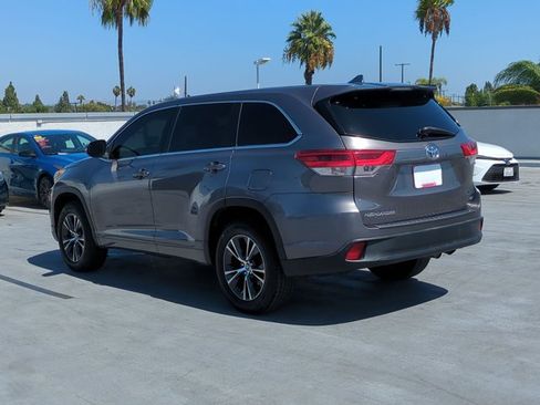 Used 2018 Toyota Highlander Plus FWD image 8