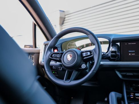 New 2025 Porsche Cayenne E-Hybrid image 25