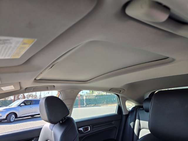 Used 2024 Honda Civic EX-L image 9