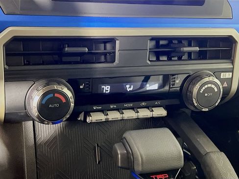 Certified 2025 Toyota Tacoma TRD Off-Road AWD/4WD image 14