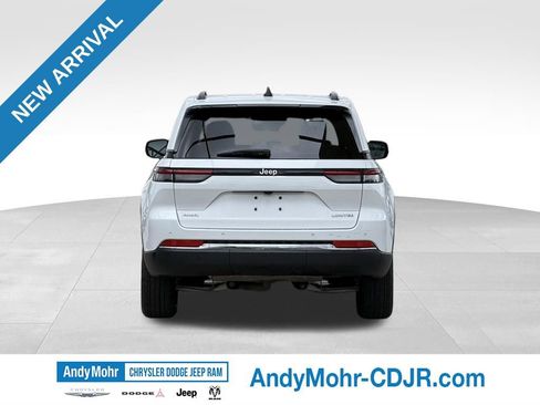 Certified 2025 Jeep Grand Cherokee Limited w/ Trailer Tow Package image 6