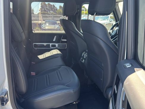 Used 2025 Mercedes-Benz G 550 image 12
