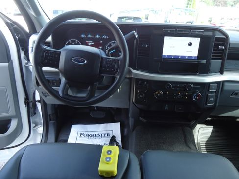 Used 2023 Ford F550 4x4 Regular Cab Super Duty image 14