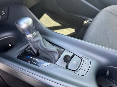 Used 2020 Toyota C-HR LE image 20