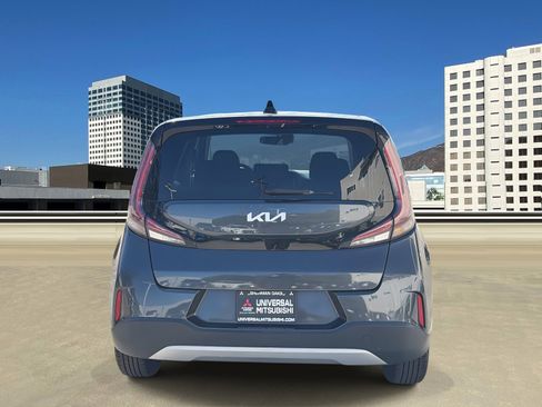 Used 2023 Kia Soul LX w/ Option Group 015 FWD image 4