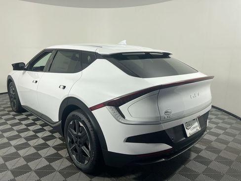 New 2025 Kia EV6 Wind image 7