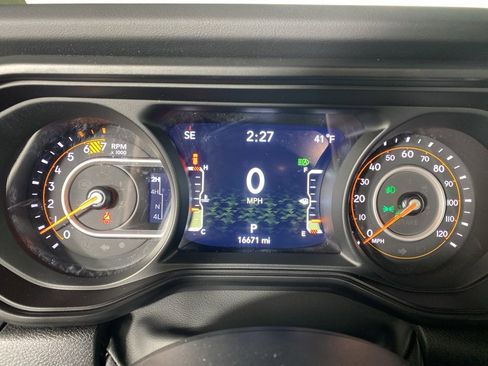 Used 2024 Jeep Wrangler Unlimited Rubicon w/ Safety Group image 2