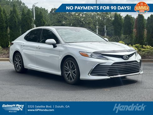 Used 2024 Toyota Camry XLE w/ Navigation Package FWD image 1